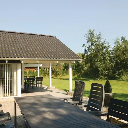 Bæverstien Xi Feriehus Bøtø By